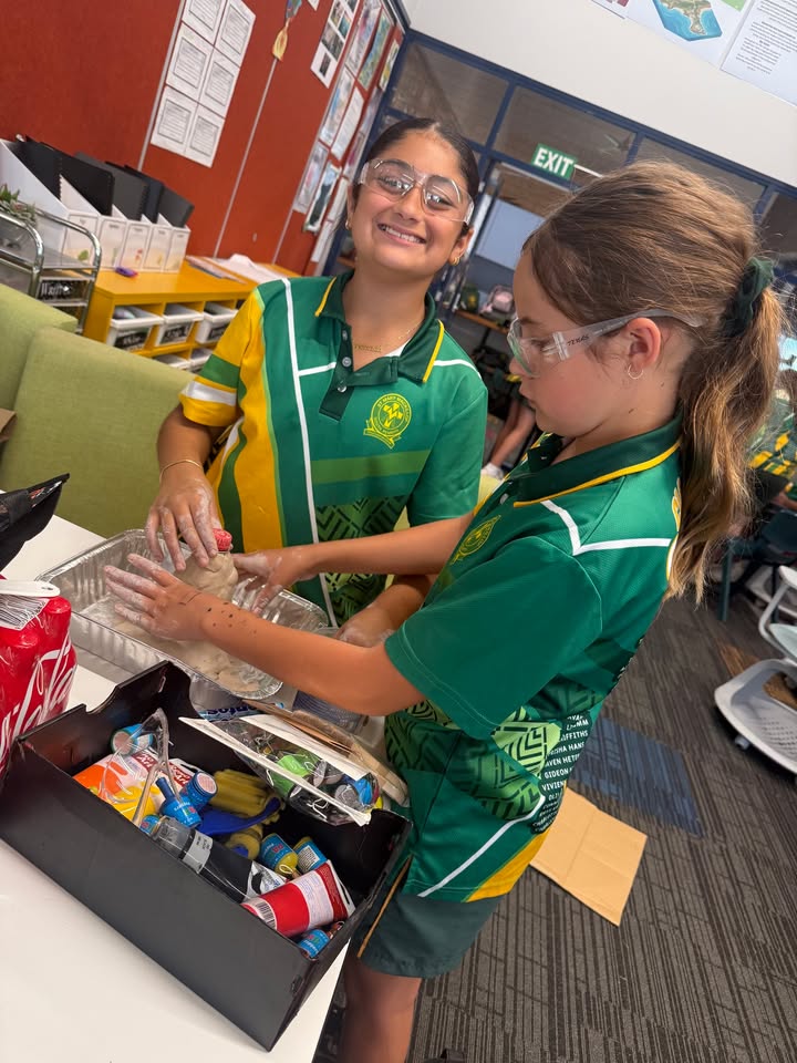 980116777452655_1515535683910759-1